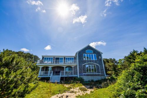 North Eastham House | Stunning Water Views by Private Beach