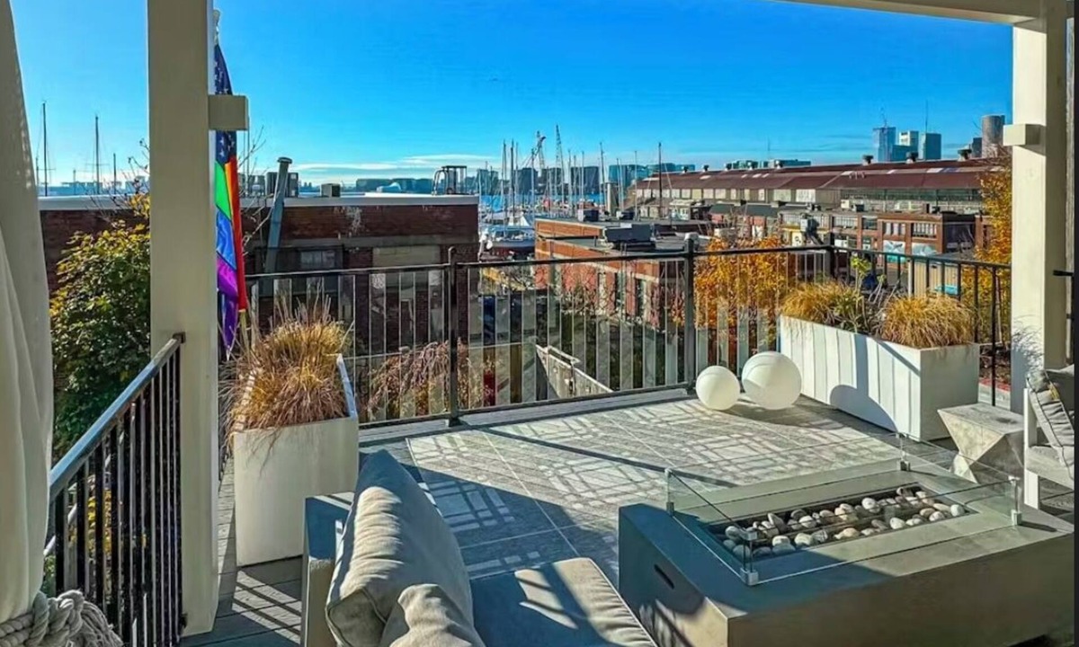 Jeffries Point Condo | Stunning Waterfront Condo with Boston Skyline Views