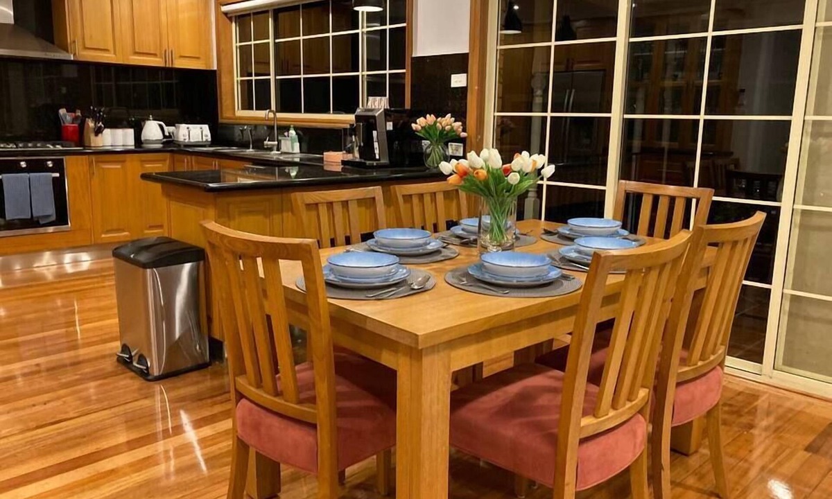 Glenroy House | Style/Comfort/Spacious 4 Bedroom House plus study