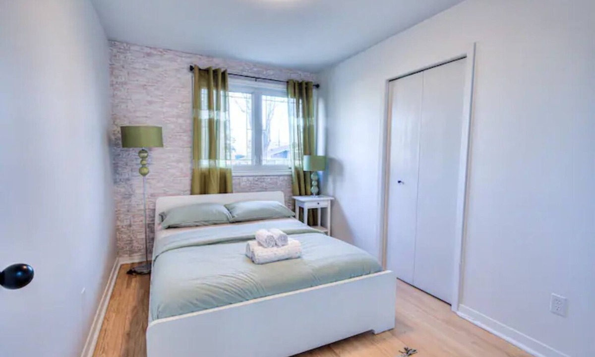Candiac House | Style & confort by Montreal -New - 3 BR Bungalow