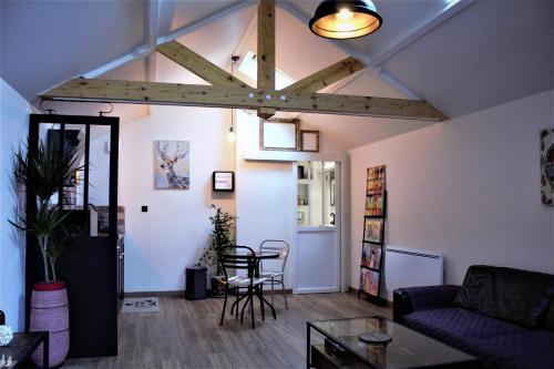 Aubergenville House | Style loft au calme
