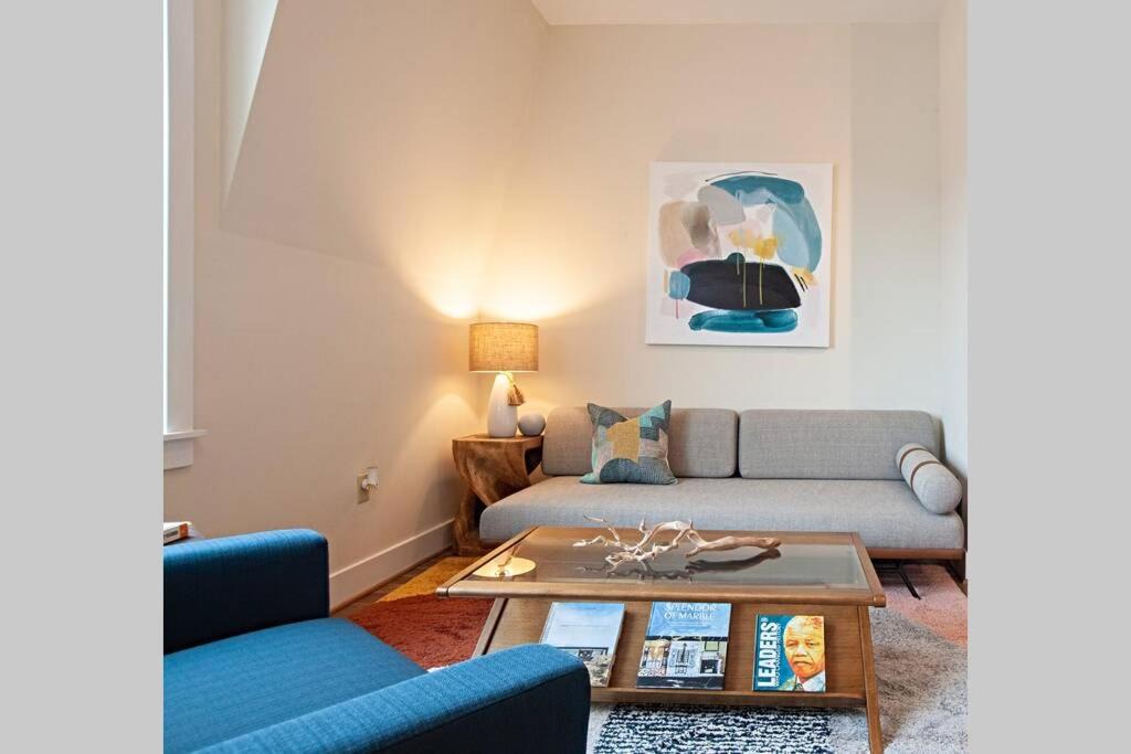 Old Town West Apartment | Stylish 1 Bdrm Apt w/King Bed