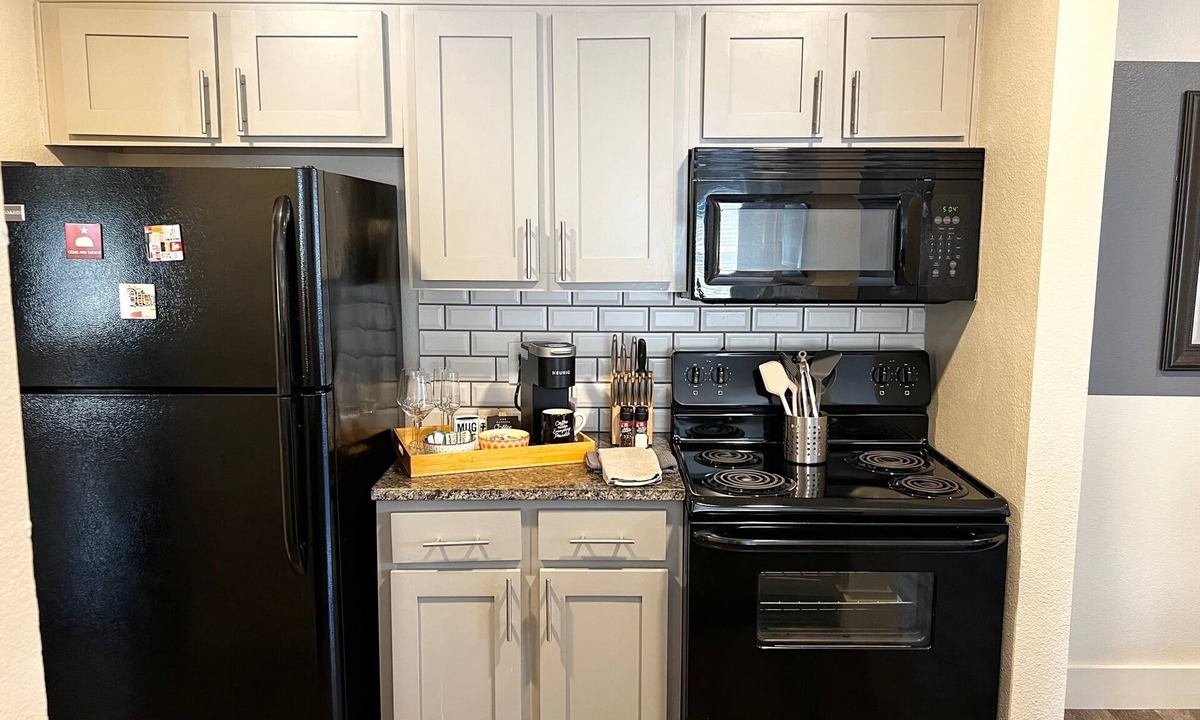 Parker Lane Apartment | Stylish 1-Bed Apt w/ Gifts near Downtown & Airport