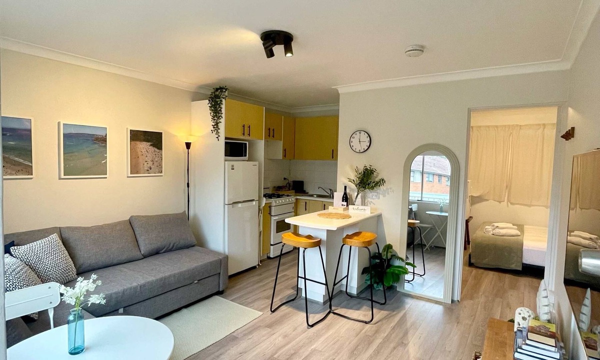 Freshwater Apartment | Stylish 1-Bed, Flat Walk to North Manly