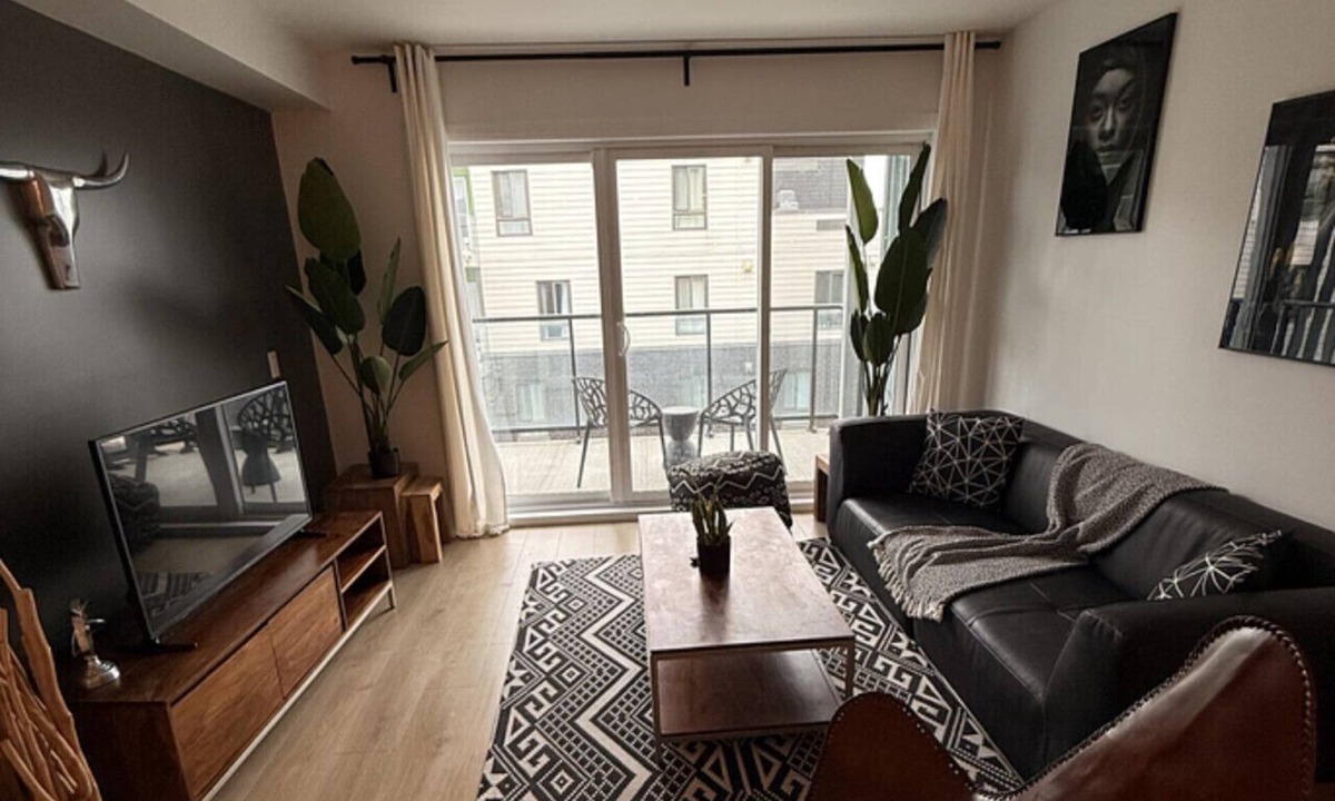 Plateau Apartment | Stylish 1-Bedroom Apartment in Quebec| Prisme