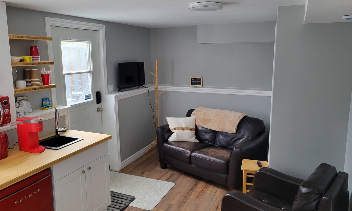 Logy Bay-Middle Cove-Outer Cove Apartment | Stylish 1 bedroom Apt