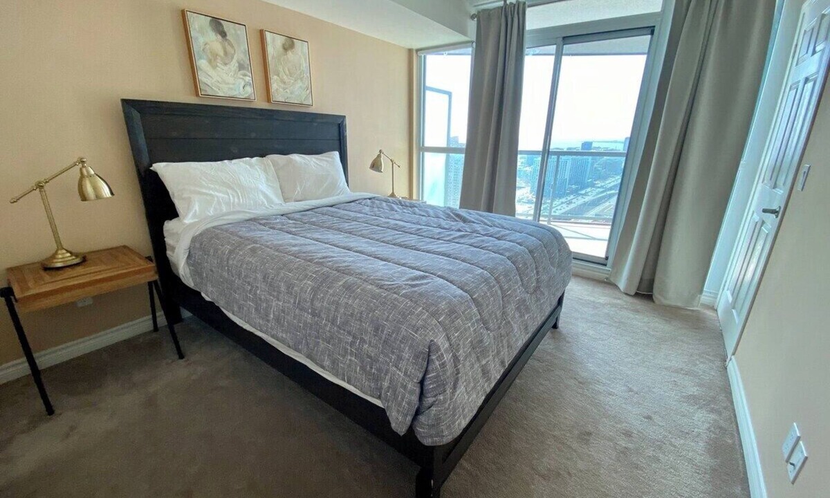 Central Waterfront Apartment | Stylish 1 Bedroom Condo with Unobstructed CN Tower View