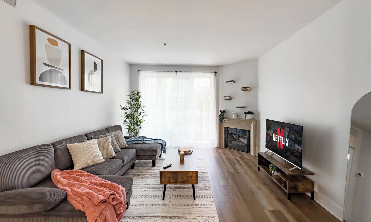 Del Rey Bed & Breakfast | Stylish 1bd apt in Marina Del Rey w FREE parking