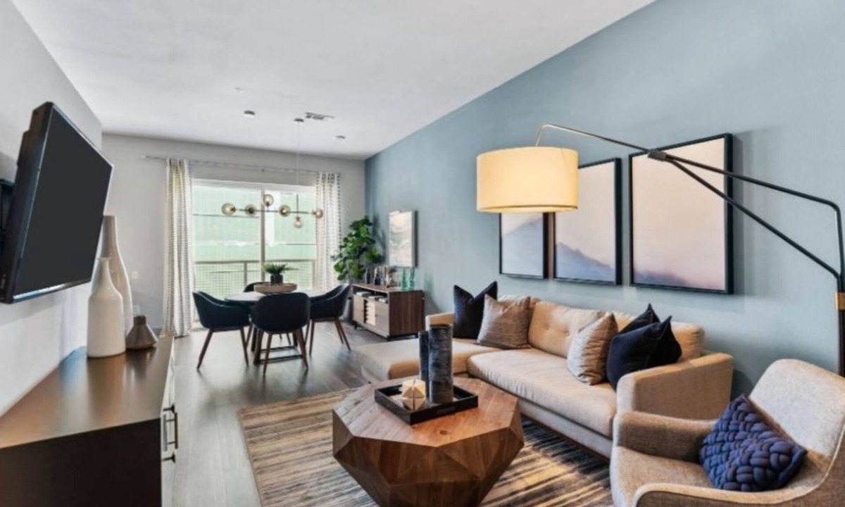 Uptown Condo | Stylish 1BR at Miro – Rooftop Pool and Fire Pit!