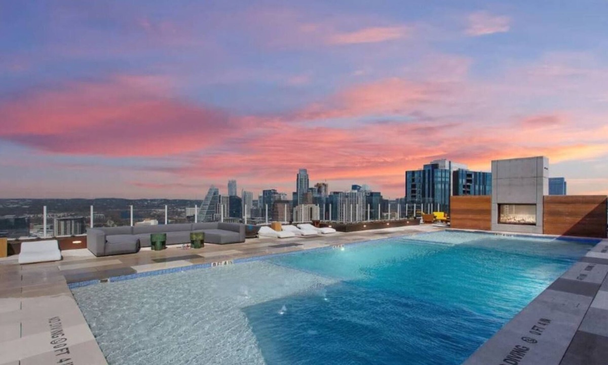 Rainey Street Historic District Condo | Stylish 1BR Austin Escape w/Heated Rooftop Pool