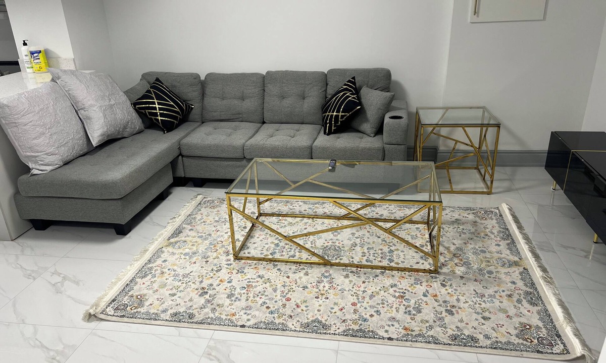 Unionville Apartment | Stylish 1BR + Den Apartment | Sleeps 5 | Separate Ent. & Comfort with Parking