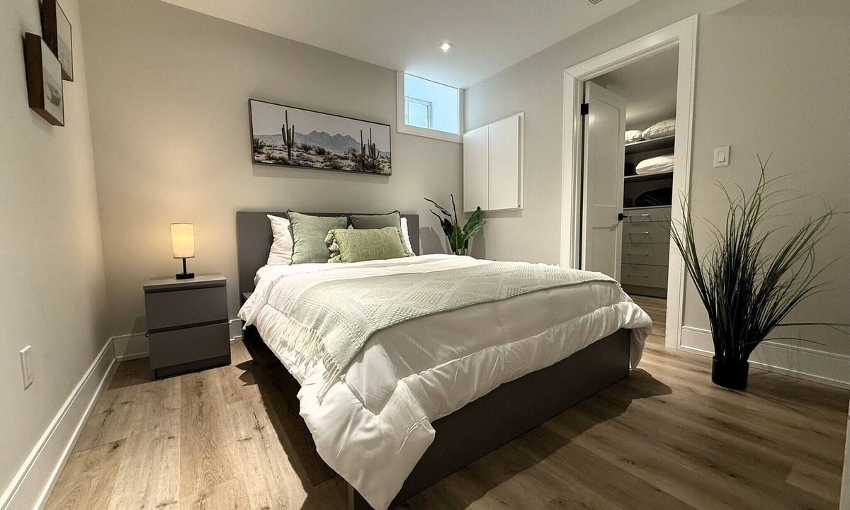 Beaconsfield Village House | Stylish 1BR · Heart of Trinity Bellwoods