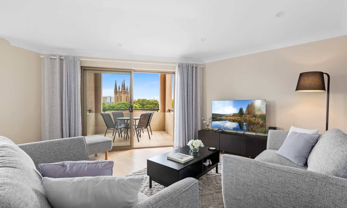 Camperdown Apartment | Stylish 2-Bed Camperdown Apartment with Balcony