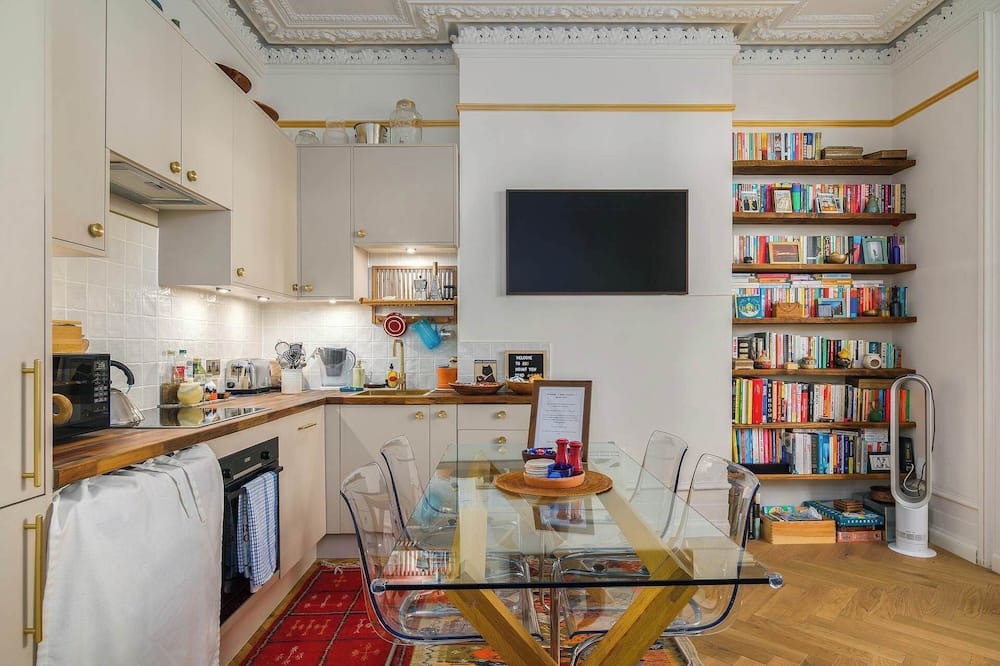 Stroud Green Apartment | Stylish 2-Bed Flat with Balcony & Garden, Haringey