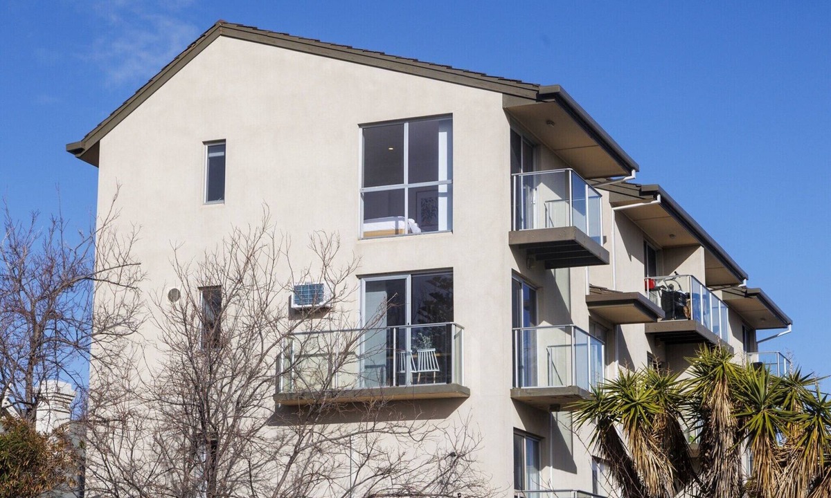 Henley Beach Apartment | Stylish 2-Bed Home Steps from Henley Beach