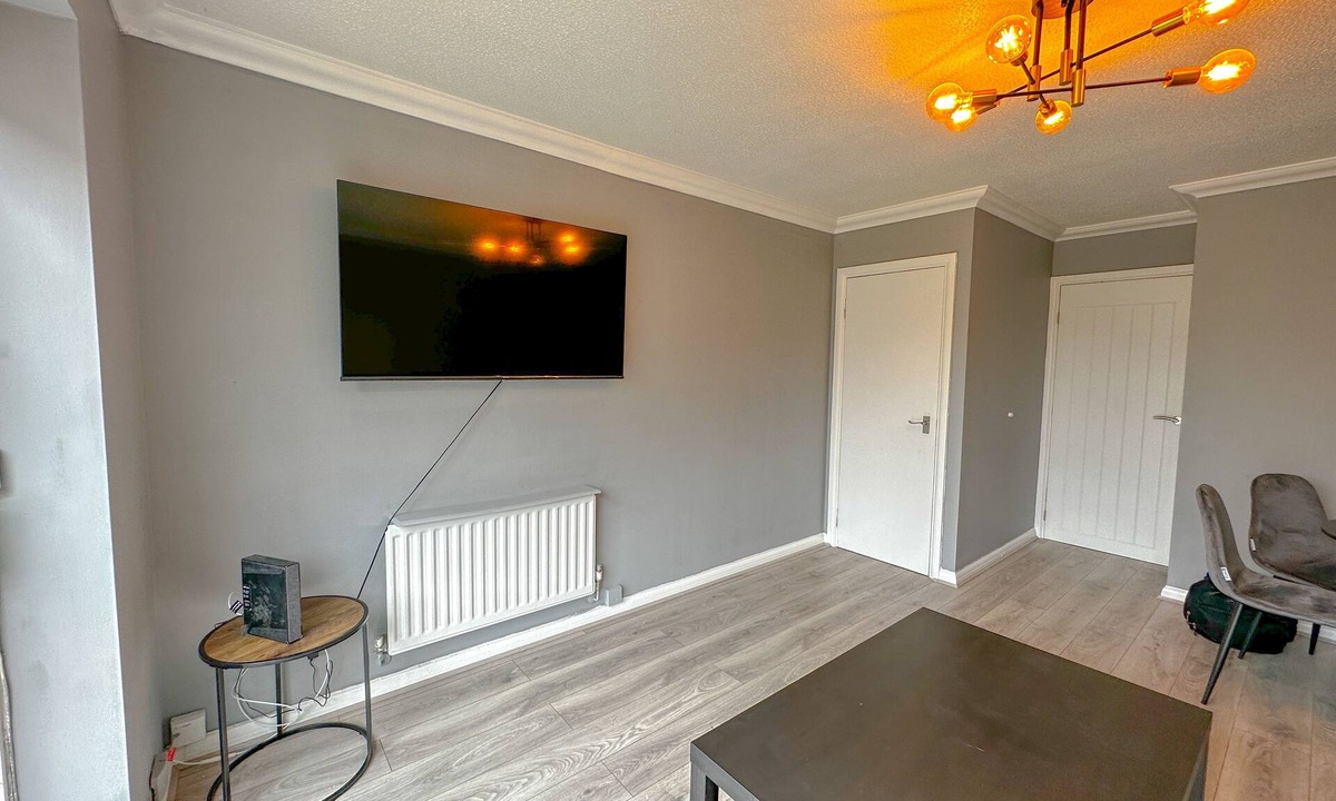 Gravesend House | Stylish 2 Bed House with free parking