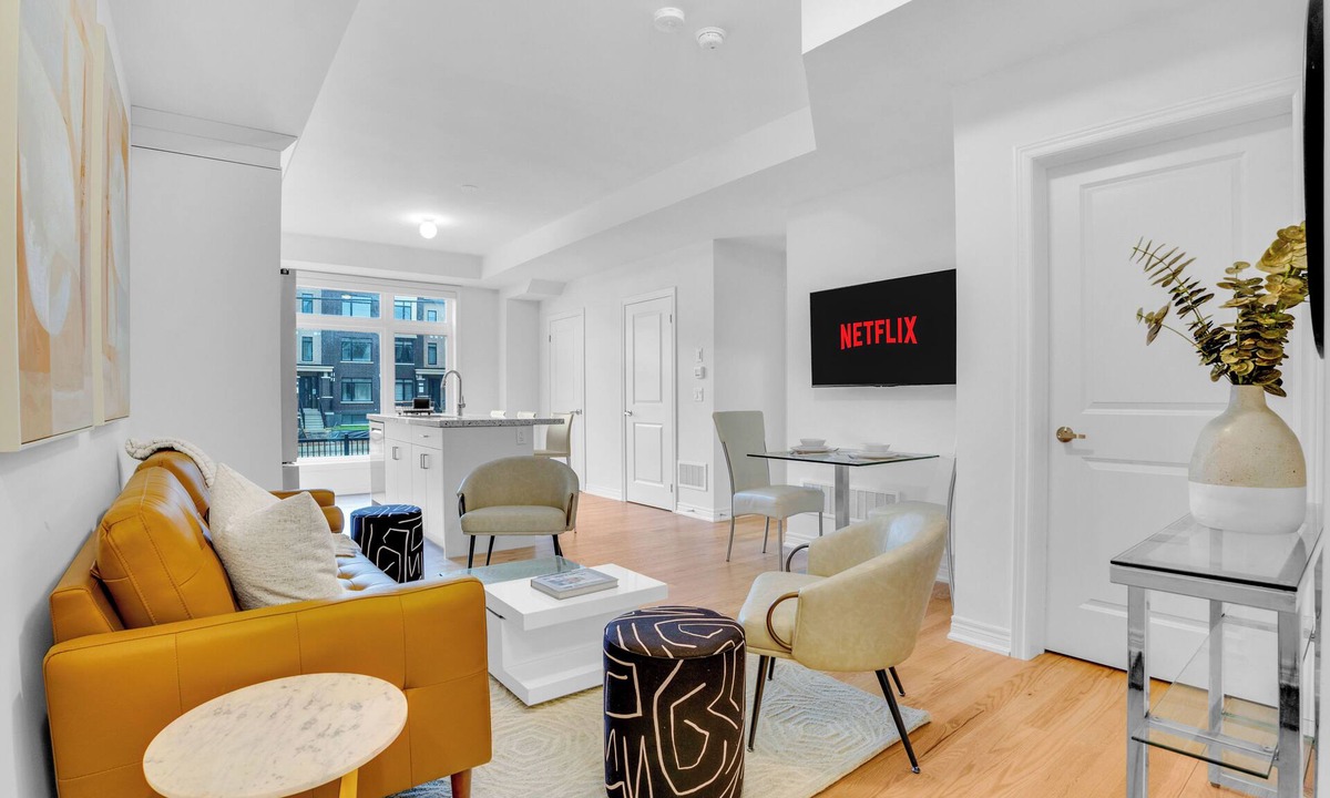 Oakville House | Stylish 2-Bed Oakville Home with Free Parking + WiFi