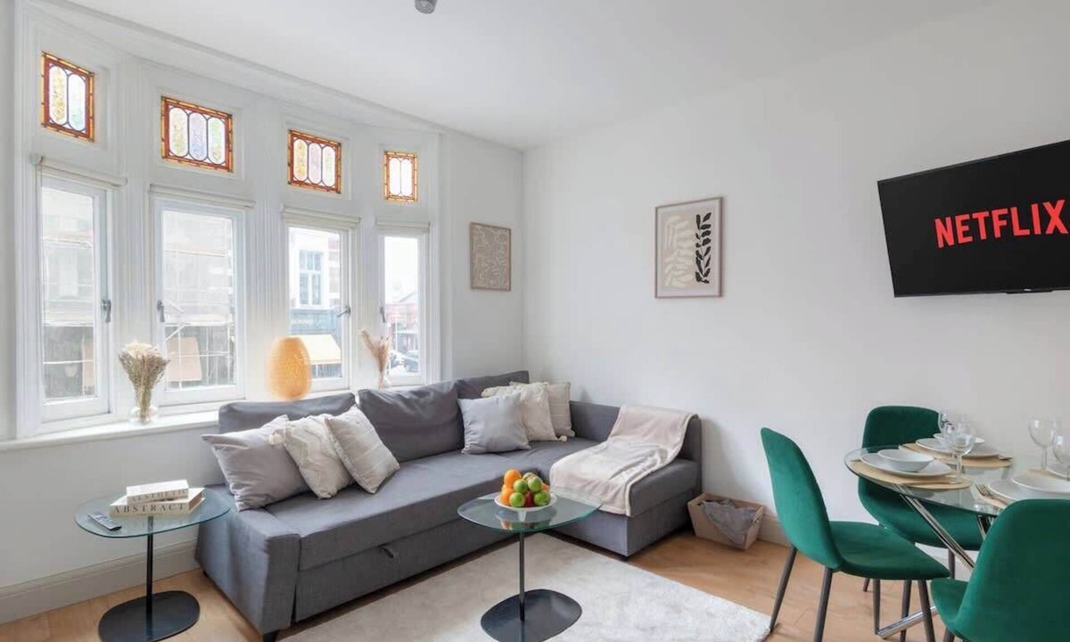 East Putney Apartment | Stylish 2 Bedroom | Putney | Zone 2
