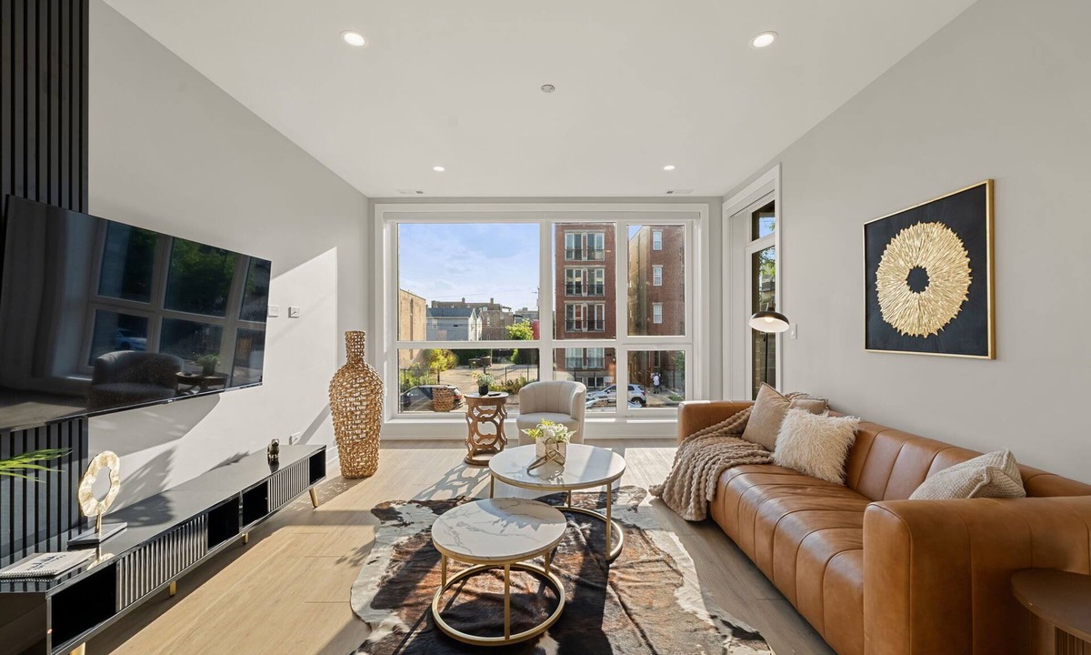 Tri-Taylor Apartment | Stylish 2-Bedroom Retreat with Parking and Balcony