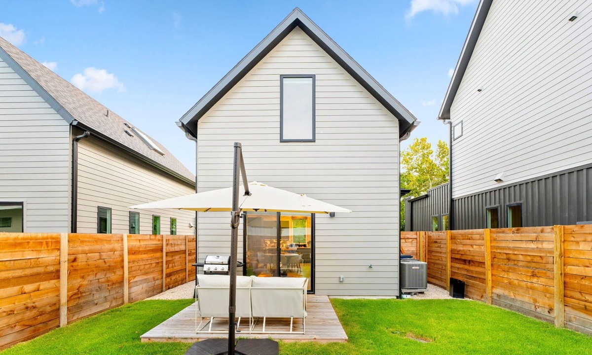 South Manchaca House | Stylish 2 bedroom Retreat in South Austin