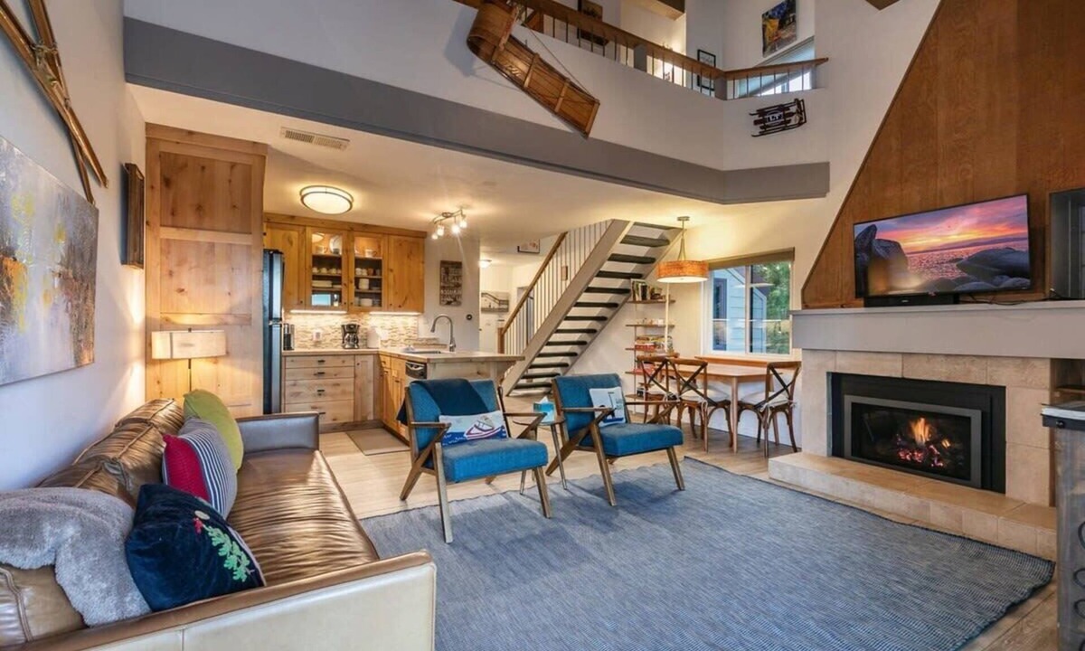 Carnelian Woods Condo | Stylish 2BD in Carnelian Bay