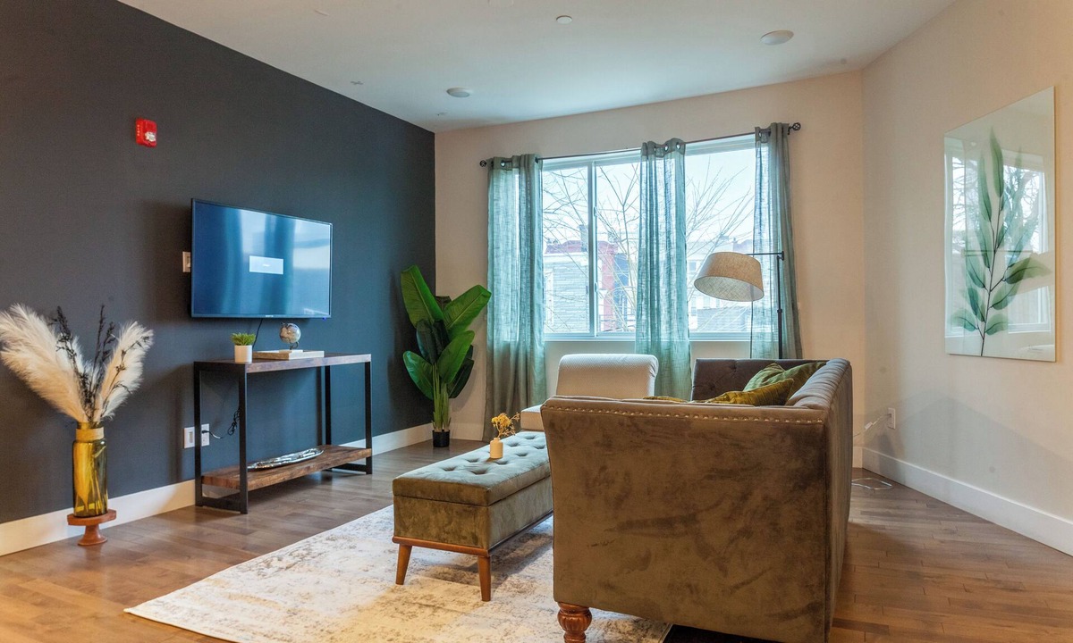 Point Breeze Apartment | Stylish 2Bed/Bath w/d-smarttv freewifi Parking