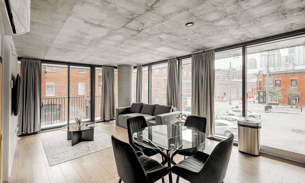 Griffintown Condo | Stylish 2BR Apartment in Griffintown - Modern, Bright & Central