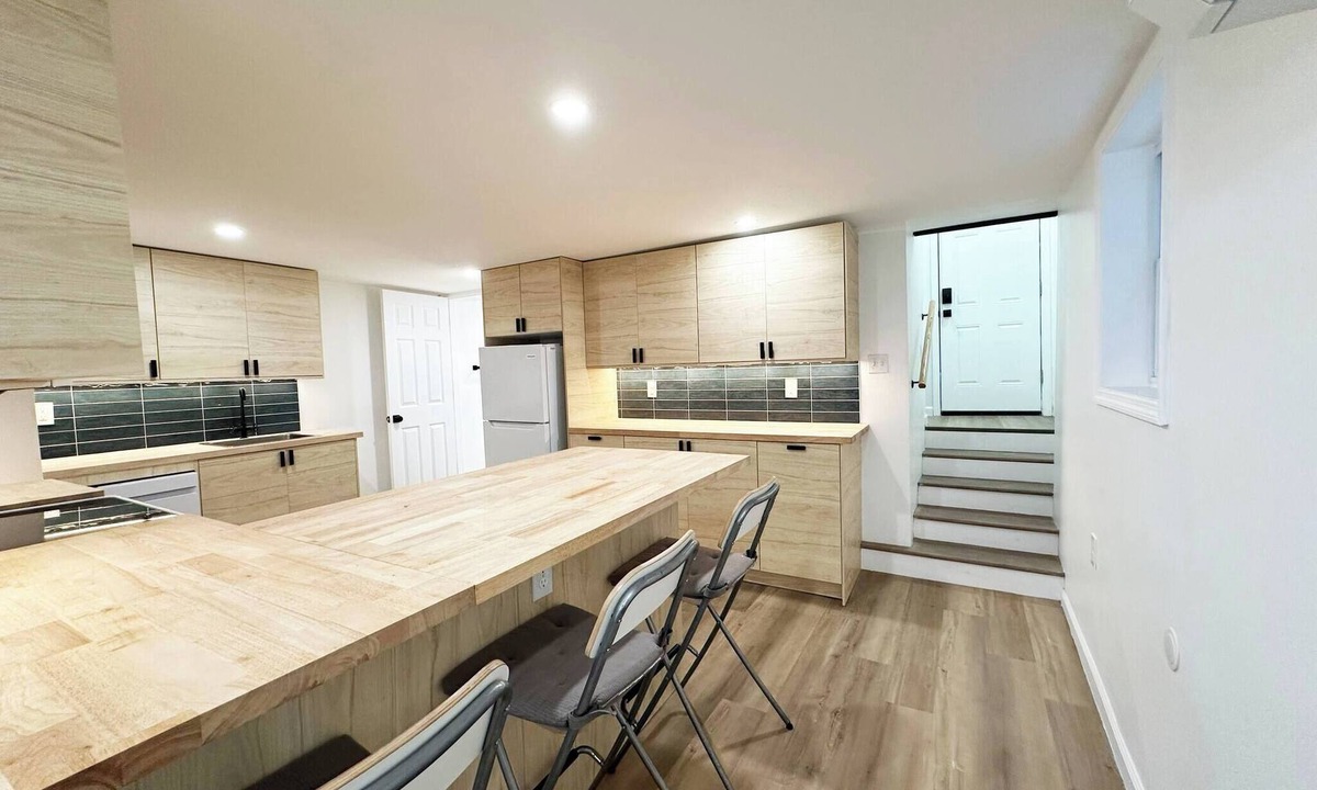 North Ironbound House | Stylish 2BR - EWR, Stadium & NYC