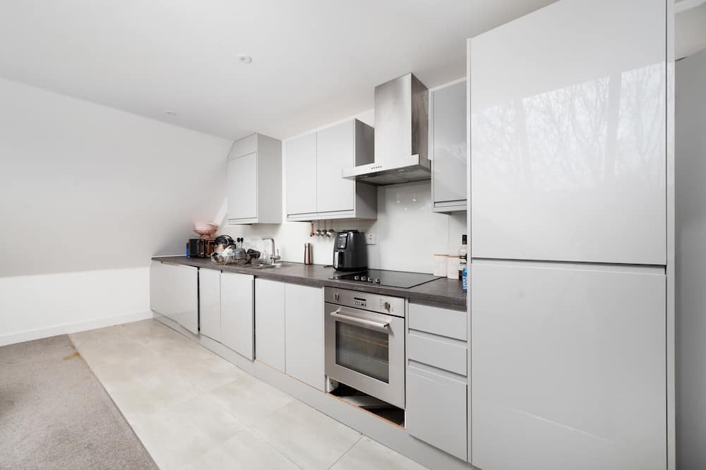 Ickenham Apartment | Stylish 2BR flat in Ickenham