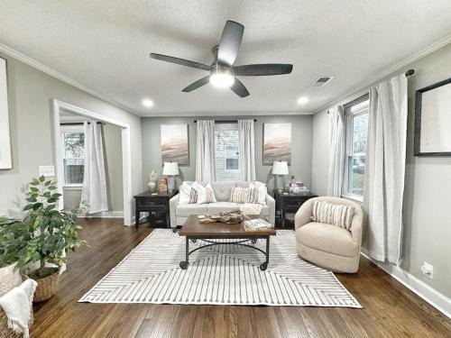Decatur House | Stylish 2BR in Decatur - Big Deck - Pets OK - Fire Pit