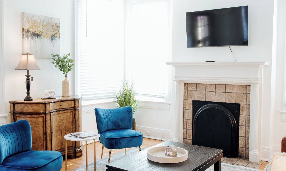 Montgomery House | Stylish 2BR Stay | Pet-Friendly & Fast WiFi
