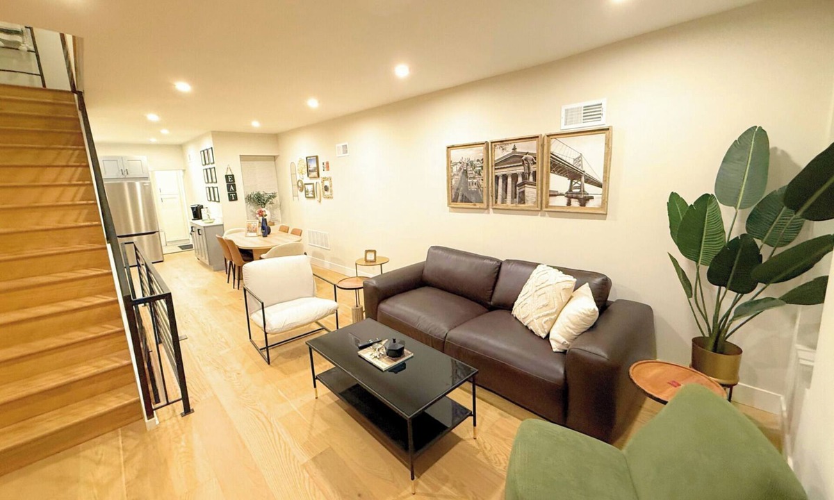 Brewerytown House | Stylish 2BR Townhome 2 Full Baths Game Room Near Center City