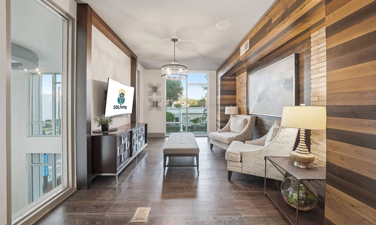Courier City - Oscawana Apartment | Stylish 2BR w Pool Pet-friendly Unit 13