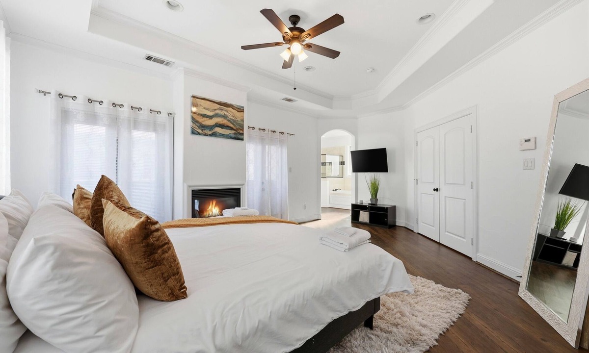 Knox - Henderson House | Stylish 3-BDRM Home/Near DT/Walk to Bars & Shops