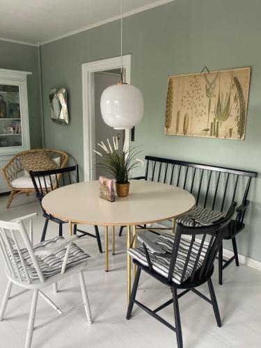 Samsø Apartment | Stylish 3- bedroom Home with Garden & Terrace- Sleeps up to 6 guests