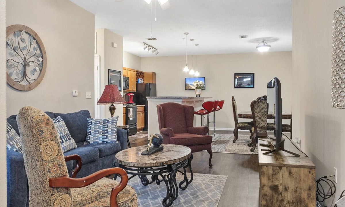 Huntsville Apartment | Stylish 3 BR Retreat