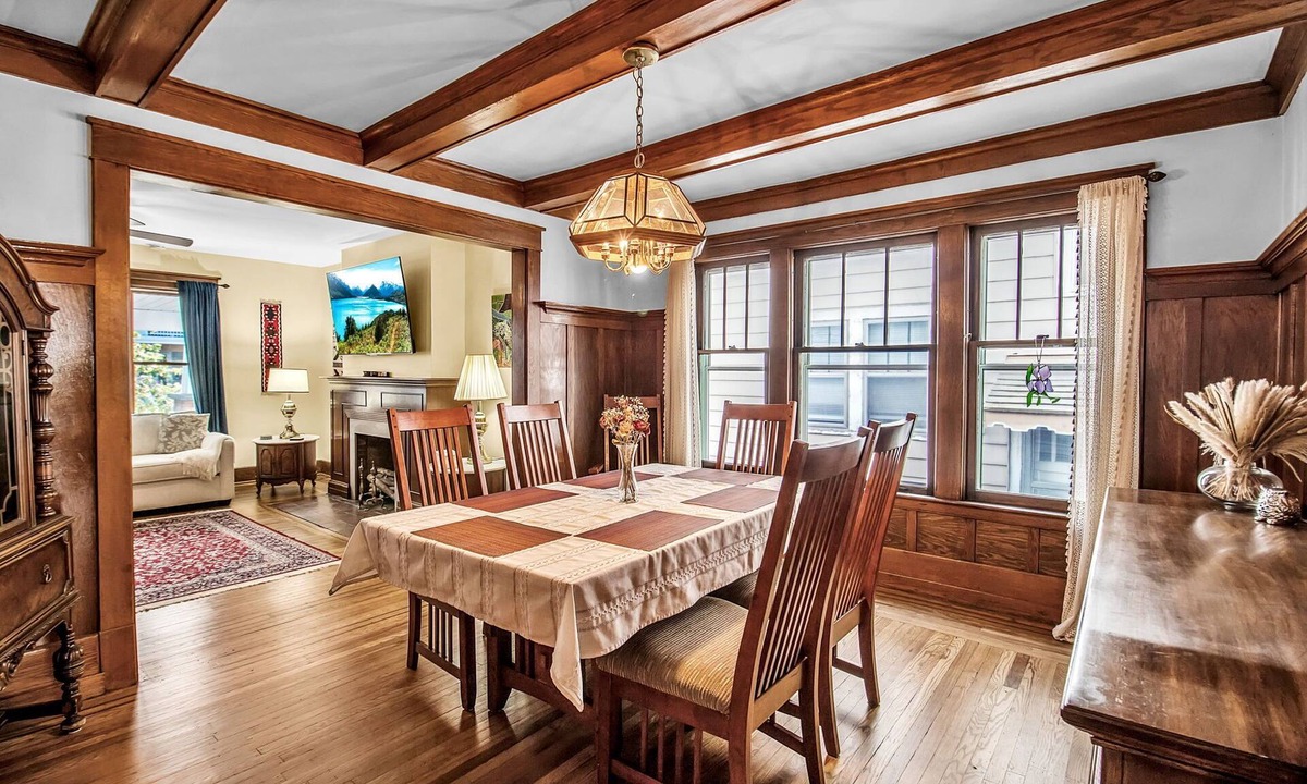 Black Rock Apartment | Stylish 3bd apartment by Delaware Park and Museumsn
