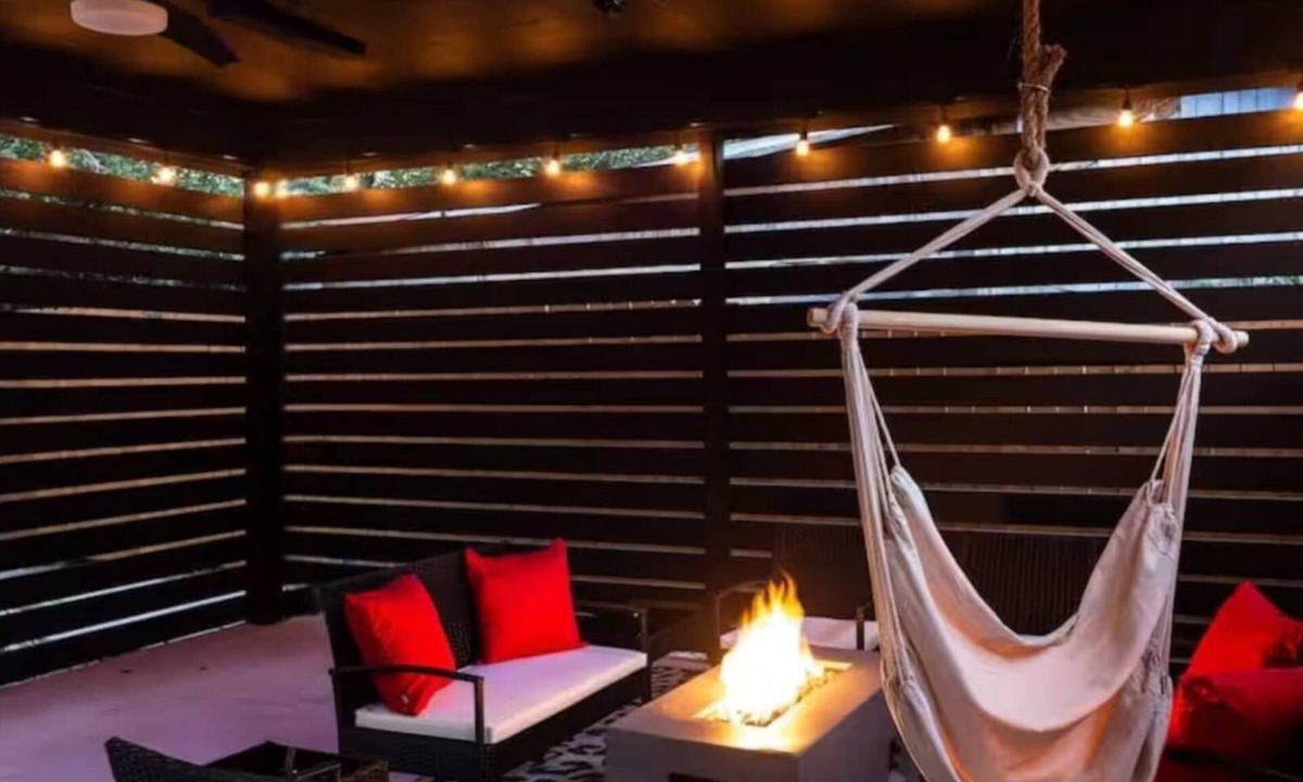 East Cesar Chavez Cottage | Stylish 3BR East Side Retreat w Patio & BBQ