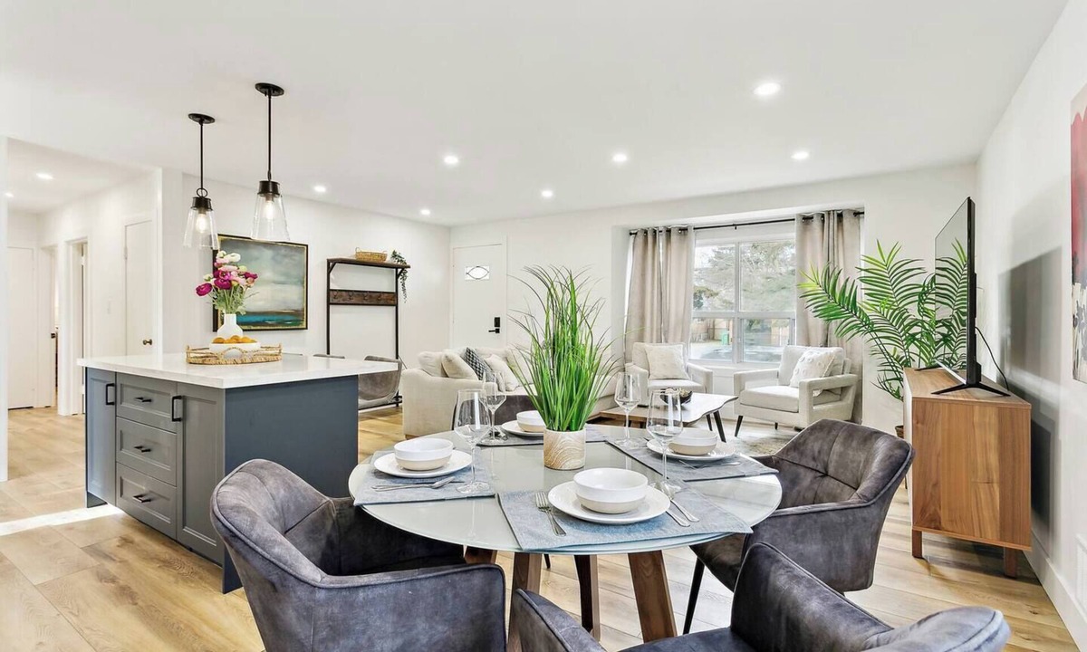 Cooksville House | Stylish 3BR Home, Close to Restaurants/Shops