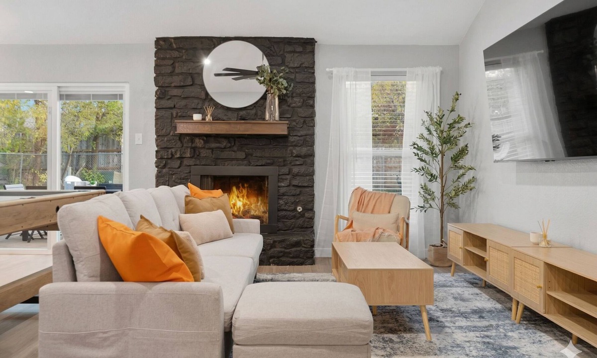 Brushy Creek House | Stylish 3BR Home, Workspace, Fast WiFi, Game Room, Backyard & Trail Access