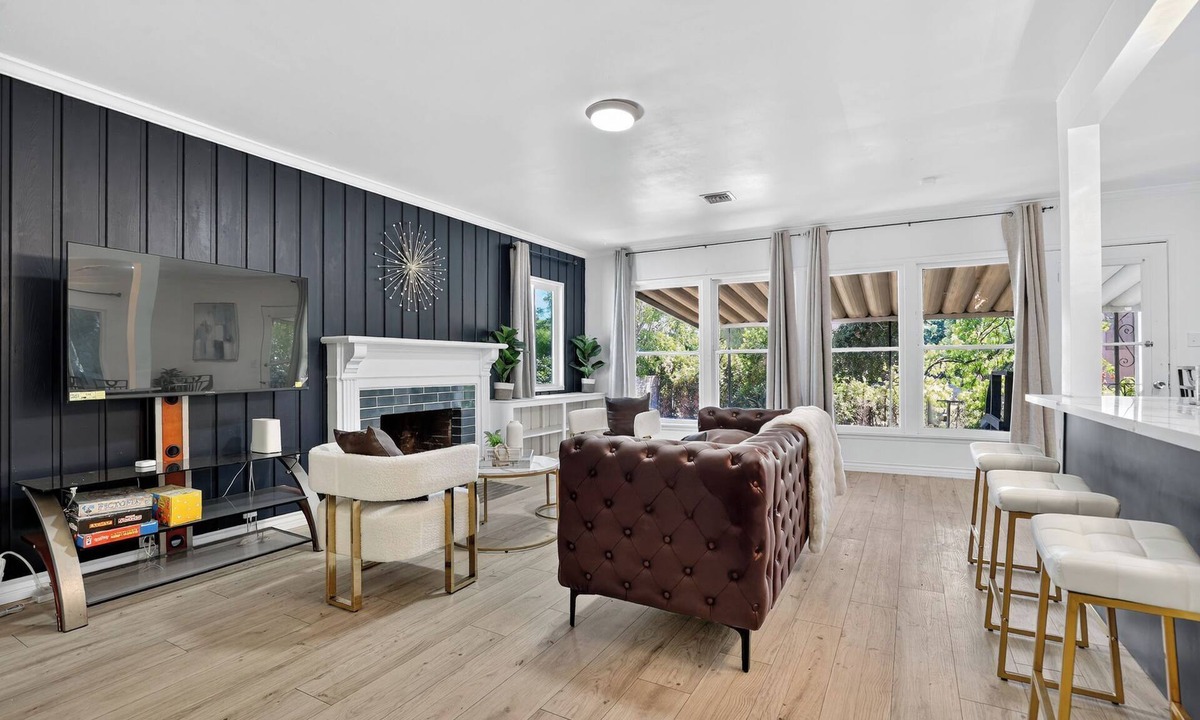 Pasadena House | Stylish 3BR Pasadena Home w/Yard Near Old Town