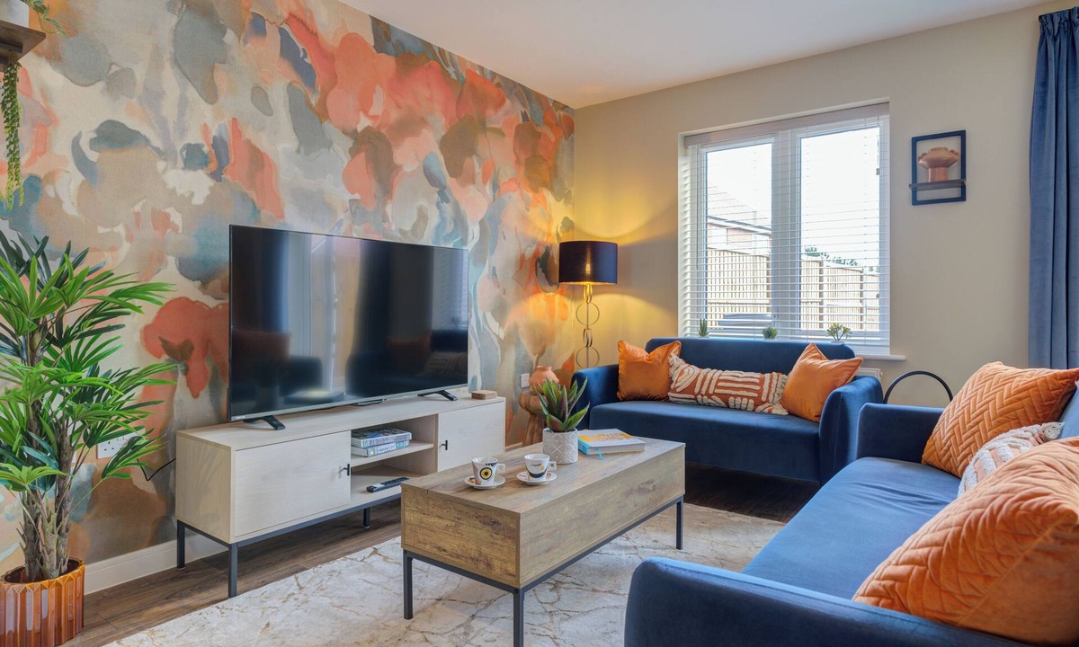 Bourne House | Stylish 3BR Stay in Bourne with Parking