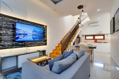 Denpasar Barat Villa | Stylish 3BR Villa Sandalwood near Beach