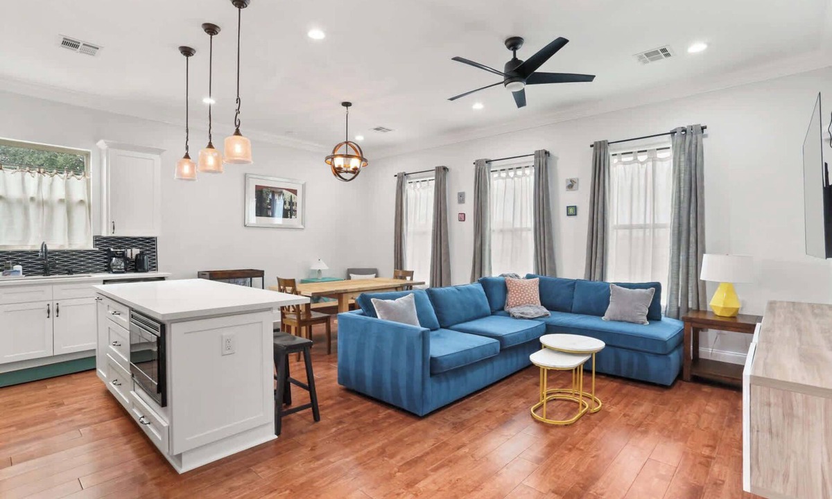 Seventh Ward House | Stylish 3Br w Gated Parking and Balcony, Walkable!