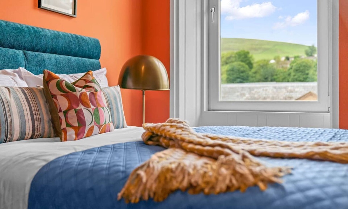 Galashiels Apartment | Stylish 4 Bed-town Centre