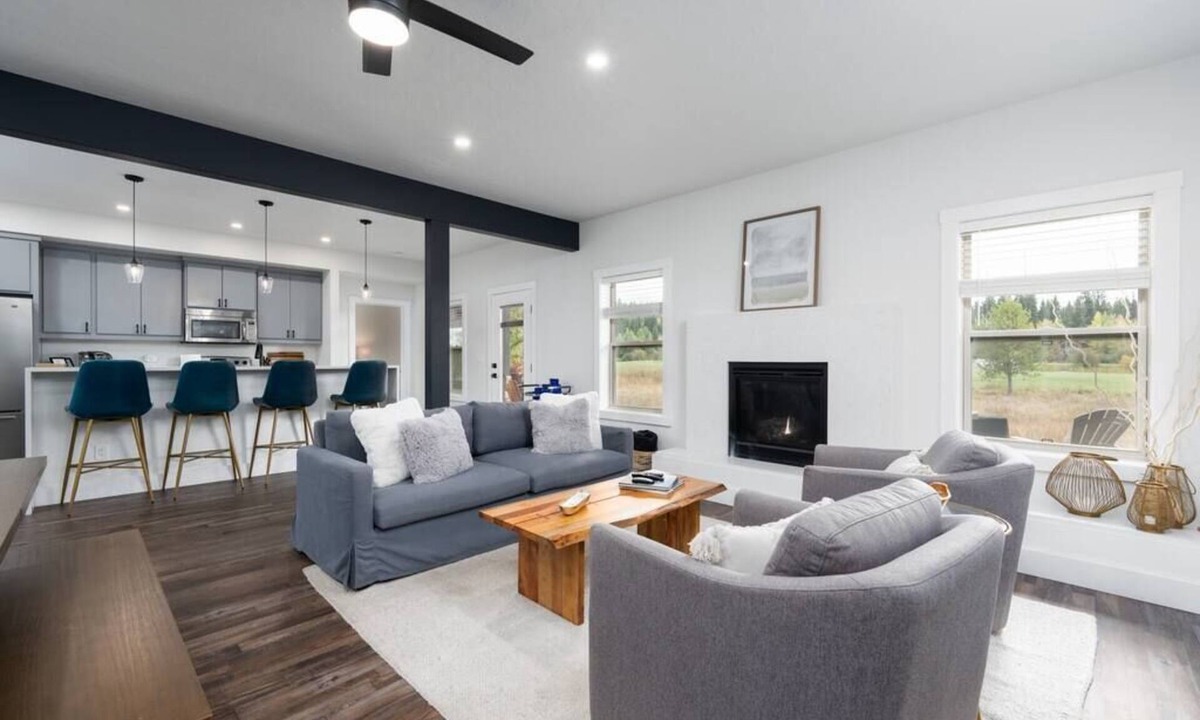 McCall House | Stylish 4bed/4bath Retreat!