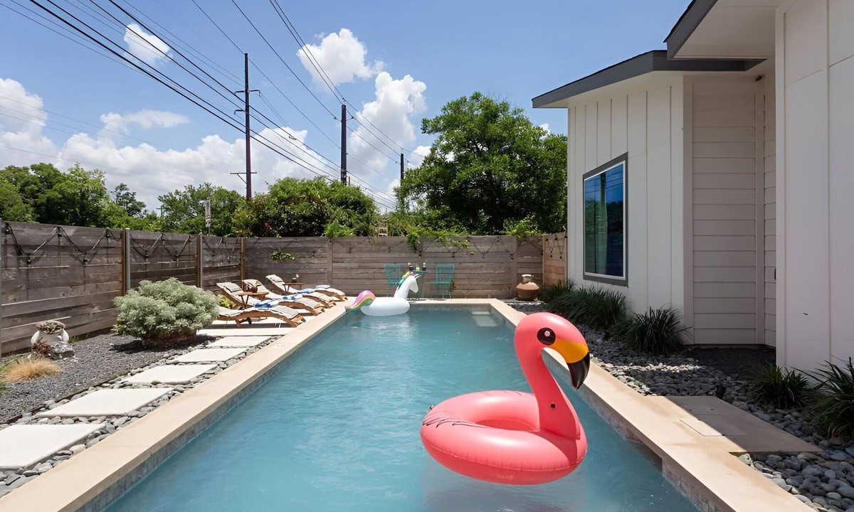 Govalle House | Stylish 4BR Home w Pool & Hot Tub near Downtown