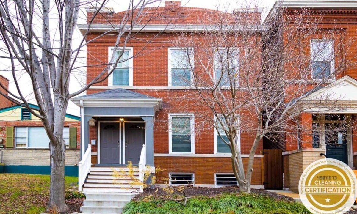 Tower Grove East House | Stylish 4BR with Office, Deck, Gardens ABODEbucks