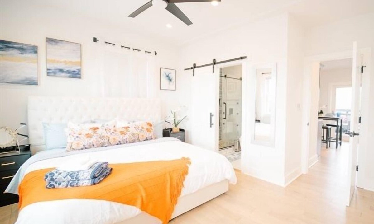 Park View House | Stylish 5BR DC Retreat with Rooftop & Backyard