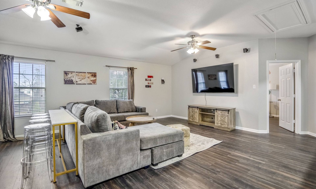 Spring House | Stylish 8-Guest Getaway with Fire Pit & Modern Comforts